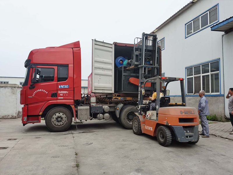 廢舊電路板回收設備發(fā)貨現場